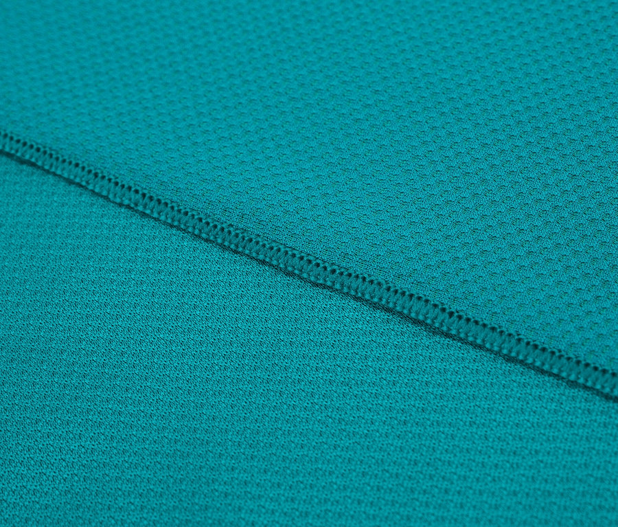 Serinletici spor havlusunun yakın çekim görüntüsü.