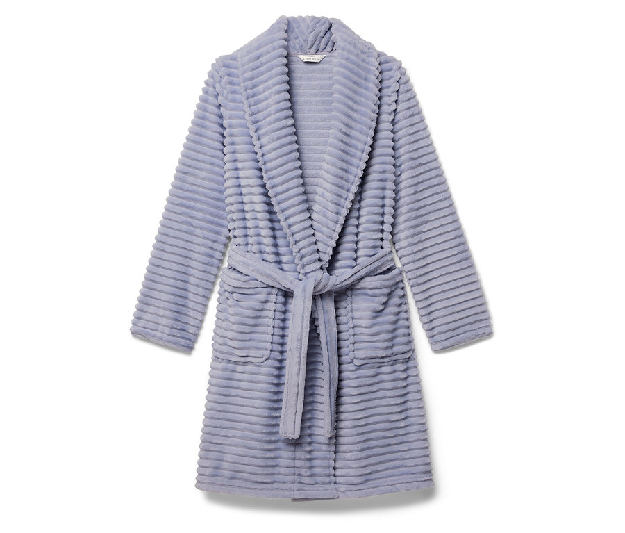 Kemerli açık mavi bornoz.