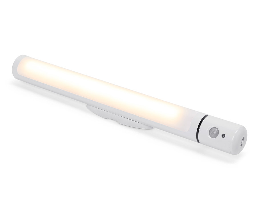 Beyaz bir arka plan üzerinde hareket sensörlü beyaz bir LED ışığı bulunur.