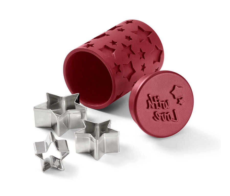 Yıldız şeklinde kesicileri ve oklavası olan 3'ü 1 Arada Kurabiye Aparatı. 