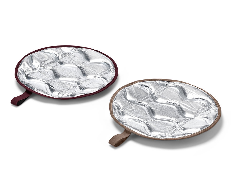 İki adet termal yuvarlak, katlanabilir oturma minderi.