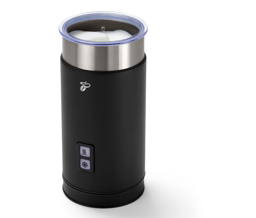 Siyah elektrikli süt köpürtücü.