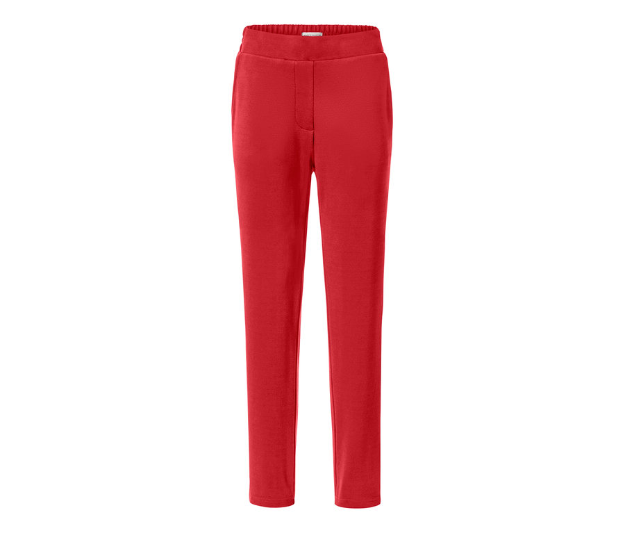 Kırmızı jogger pantolon.