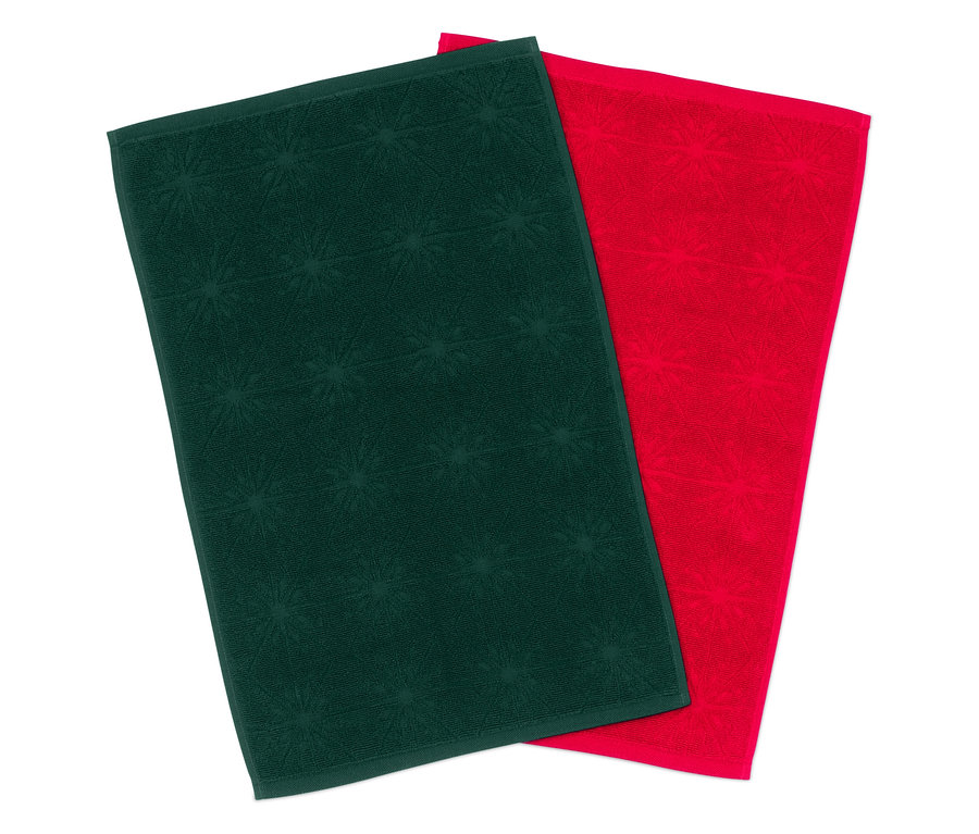 İki havlu: biri yıldız desenli yeşil, diğeri kırmızı.