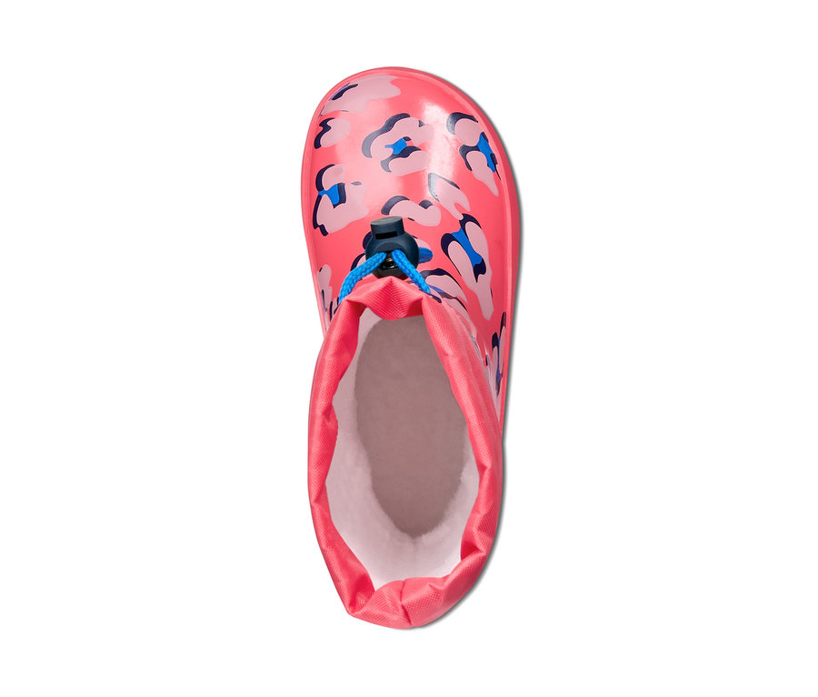 Pembe hayvan desenli ve mavi bağcıklı çocuk yağmur çizmesi detayı.