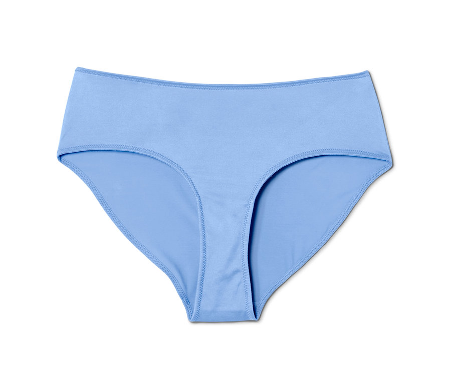 2'li setten tek bir mavi mini slip detayı.