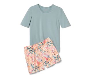 Pijama üstü deniz mavisi, şort tamamı çok renkli çiçek baskılı kayısı rengi