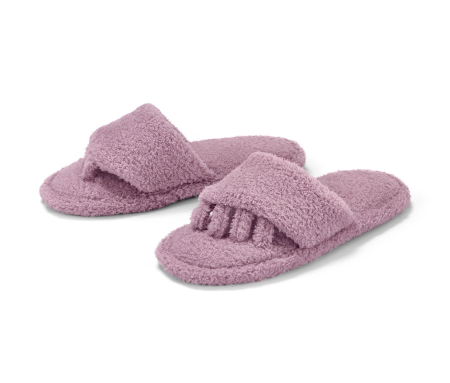 İki adet lila renginde havlu kumaş oje sürme ve rahatlama terliği.