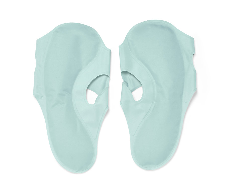 Yan yana duran iki açık mavi renkli rahatlatıcı tabanlık.