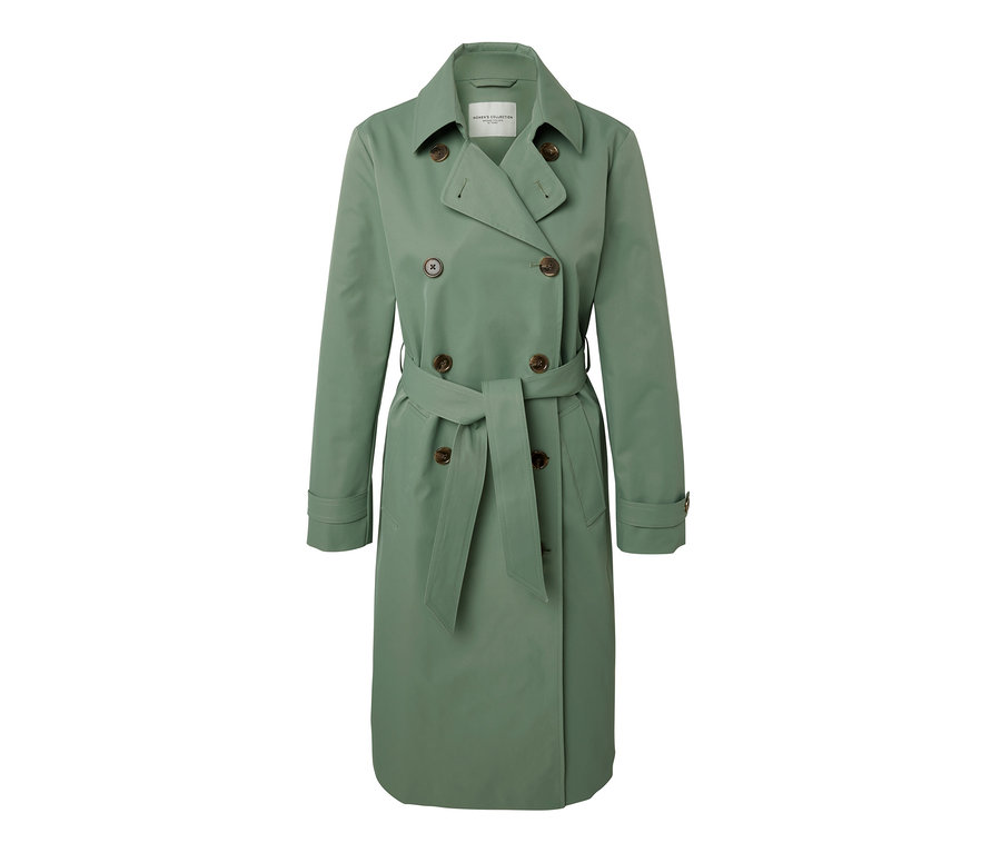 Kemerli ve kahverengi düğmeli açık yeşil trençkot.