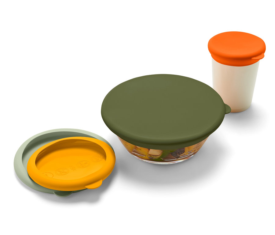 Beyaz bir arka planda farklı renklerde 4 adet taze tutan silikon kapak seti.