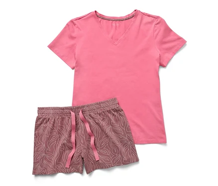 Pembe kısa kollu Şortlu Pijama Takımı ve yaprak baskılı kahverengi şort.