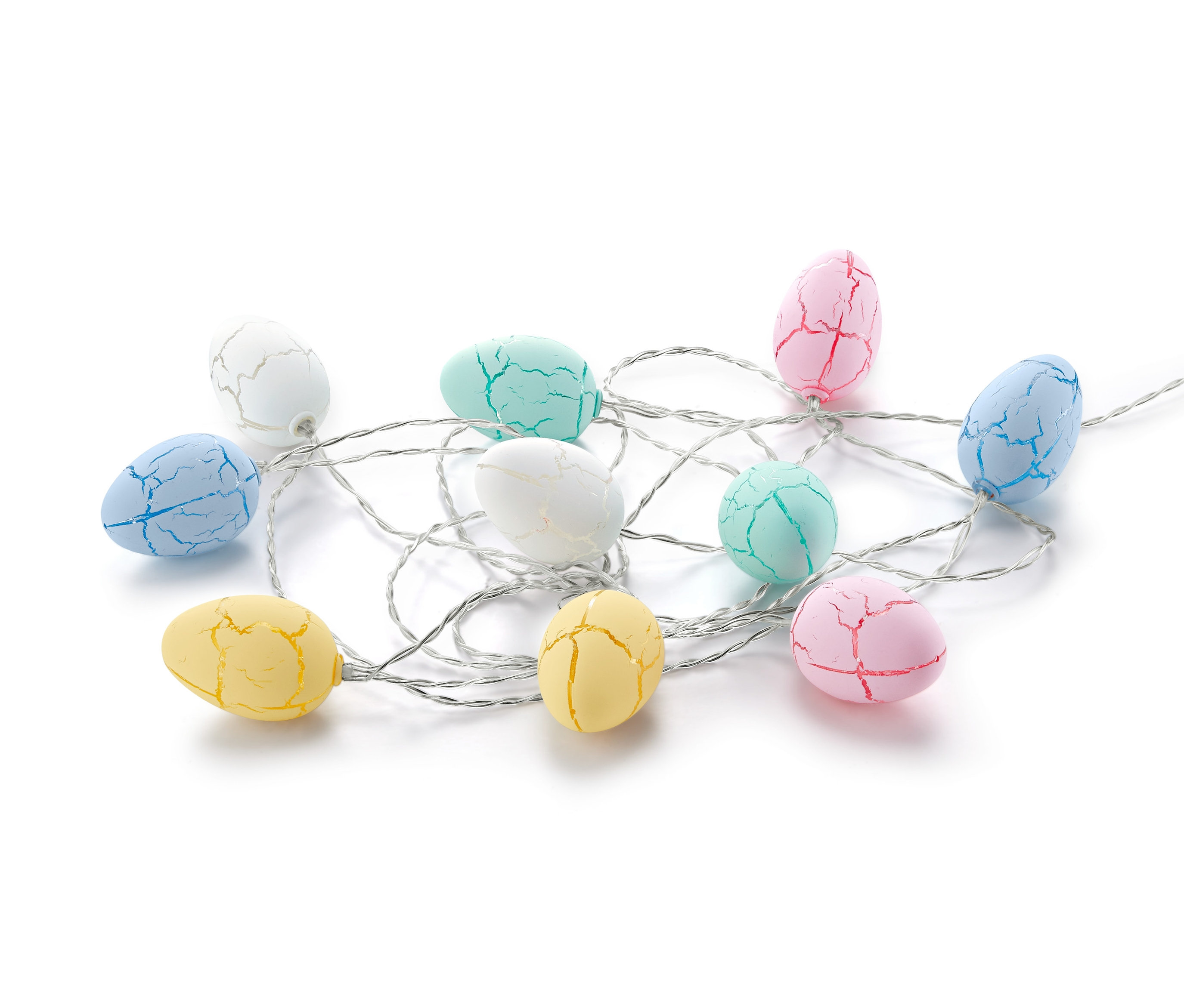 Renkli Paskalya yumurtası şeklinde dekorasyonlara sahip bir LED ışık zinciri.