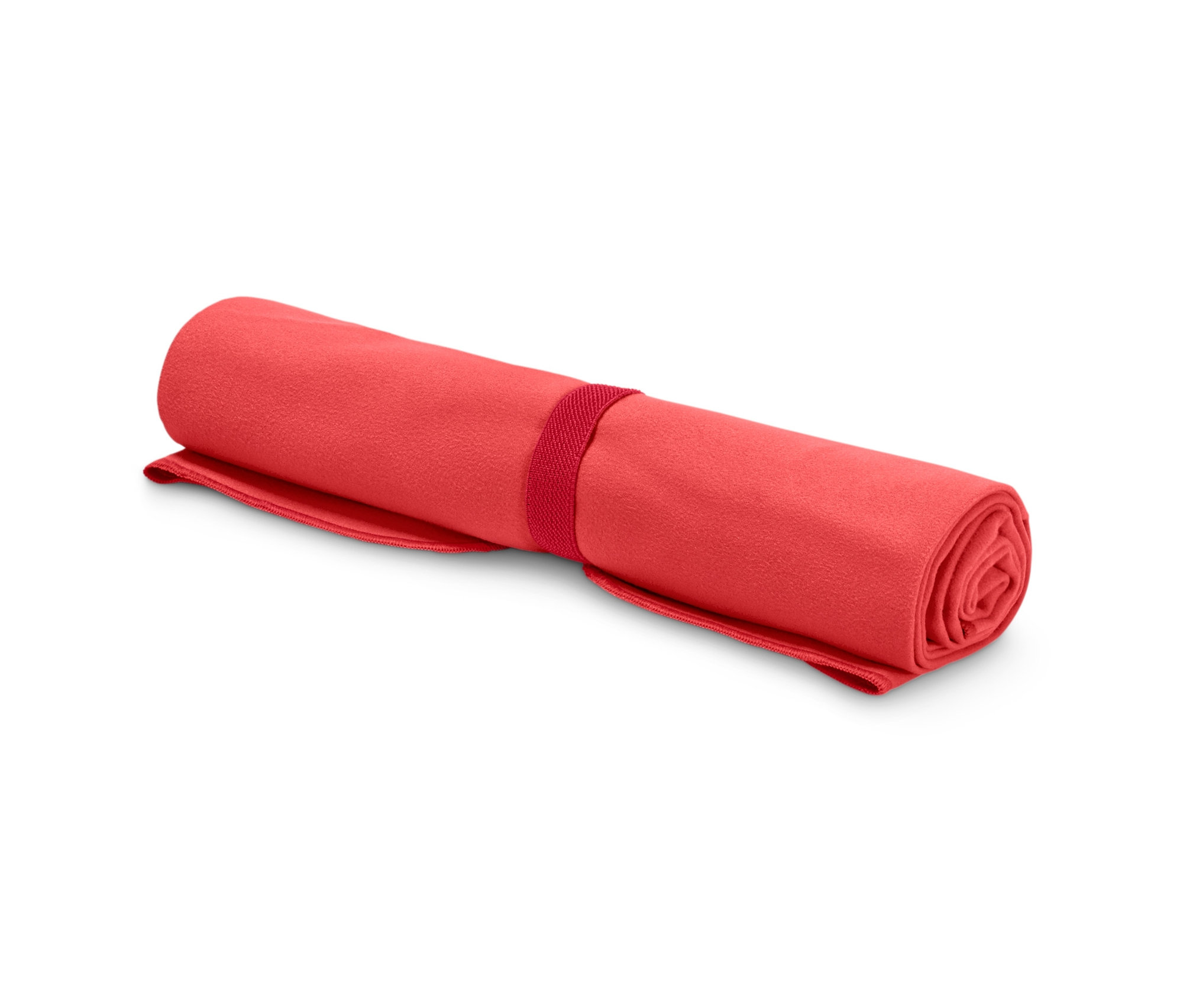 Rulo yapılmış, yaklaşık 50 x 100 cm boyutlarında, kırmızı renkli outdoor el havlusu.