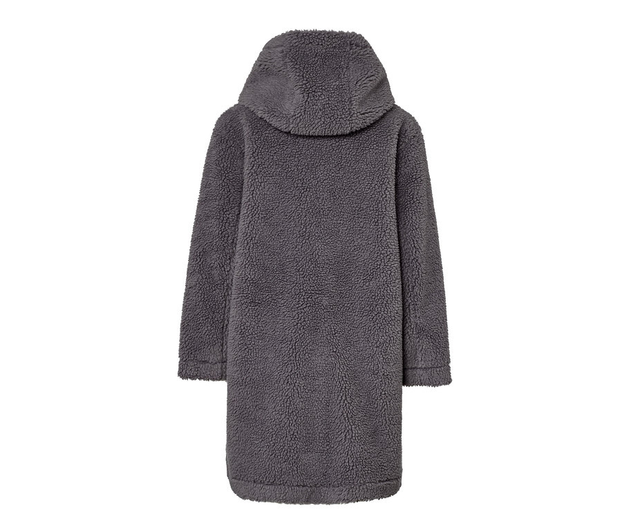 Arkadan görünümüyle gri kapüşonlu teddy palto