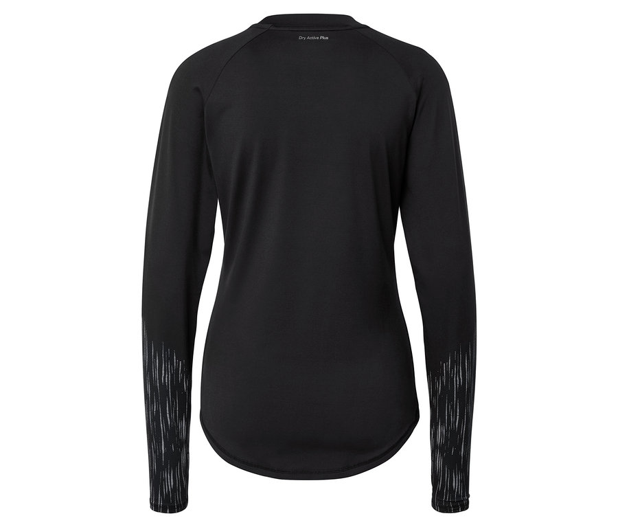 Sırtında Dry Active Plus yazısı olan siyah uzun kollu tişört.