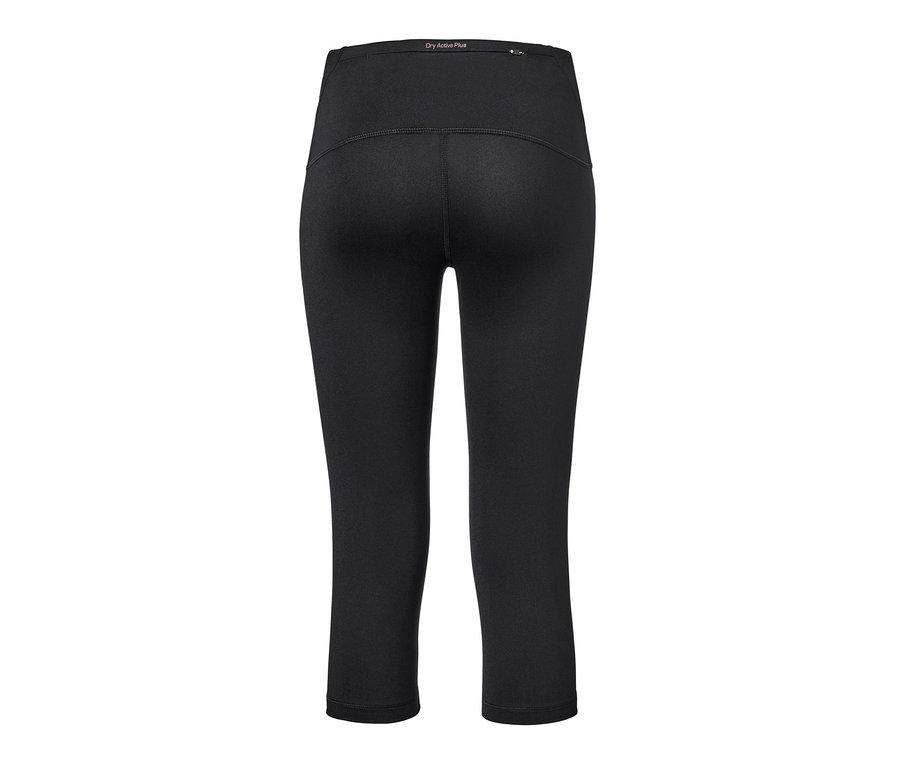 Siyah kısa spor taytı arkadan görünümü.