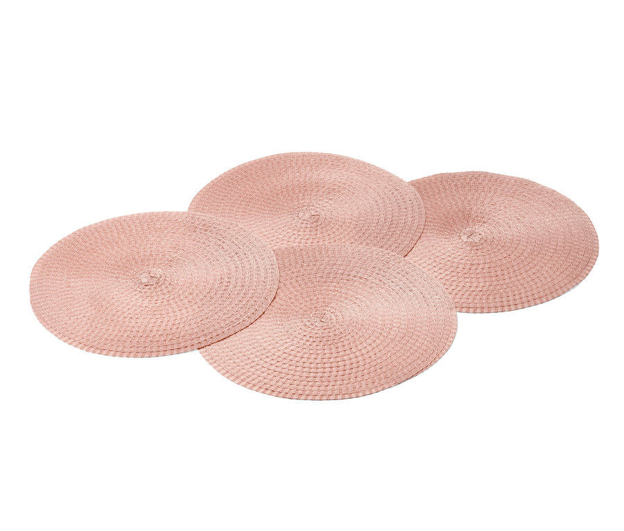 Dört adet yuvarlak Amerikan servisi.