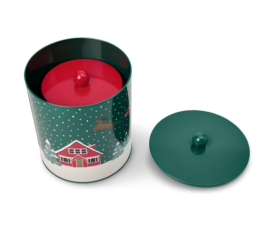 2 Adet Kurabiye Kutusu: Bir kutu açık, içinde kırmızı bir kapak var, diğer yeşil kapak yanında duruyor.