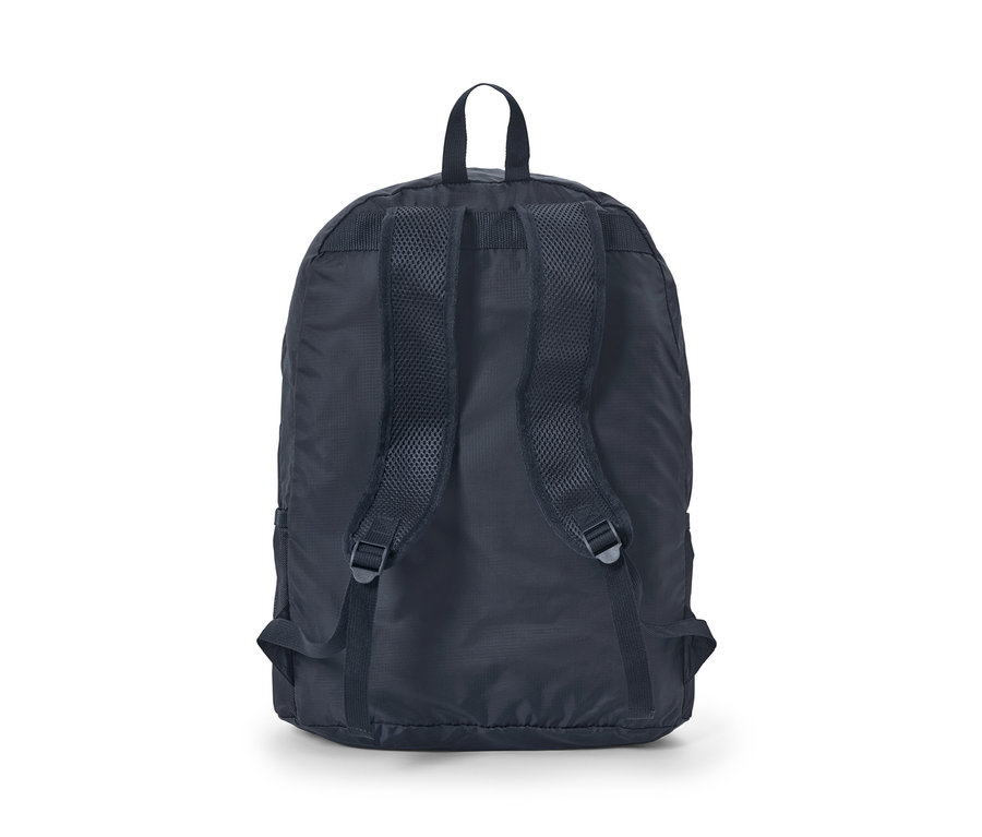 Siyah katlanabilir sırt çantası arkadan görünümü.