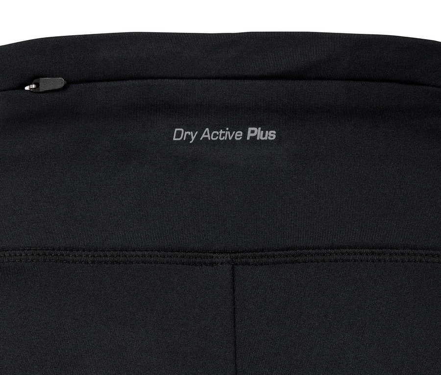 Dry Active Plus yazısı ve fermuarlı cebi olan termal pantolonun yakın çekimi
