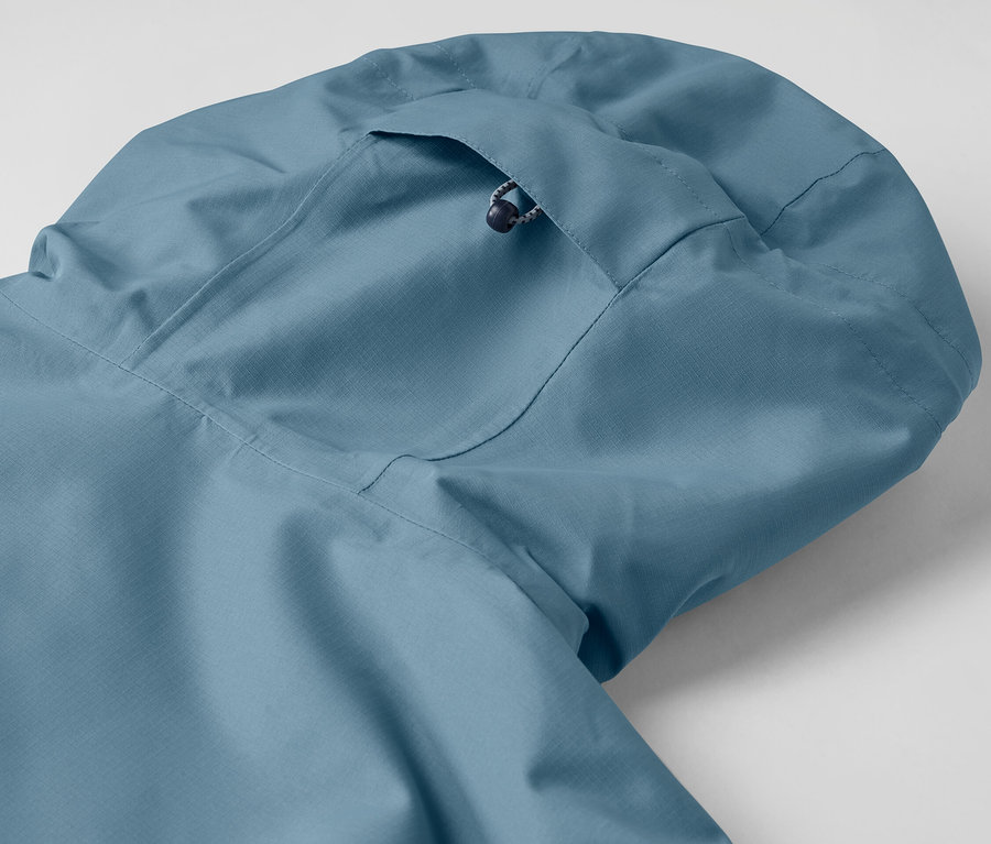 Fonksiyonel outdoor montun kapüşonunun yakın çekimi