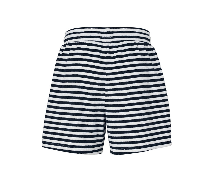 Mavi ve beyaz çizgili havlu şort.