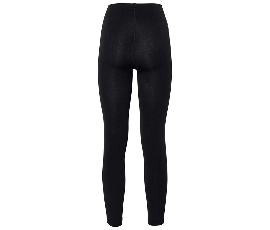 Siyah tayt, arka görünüm.