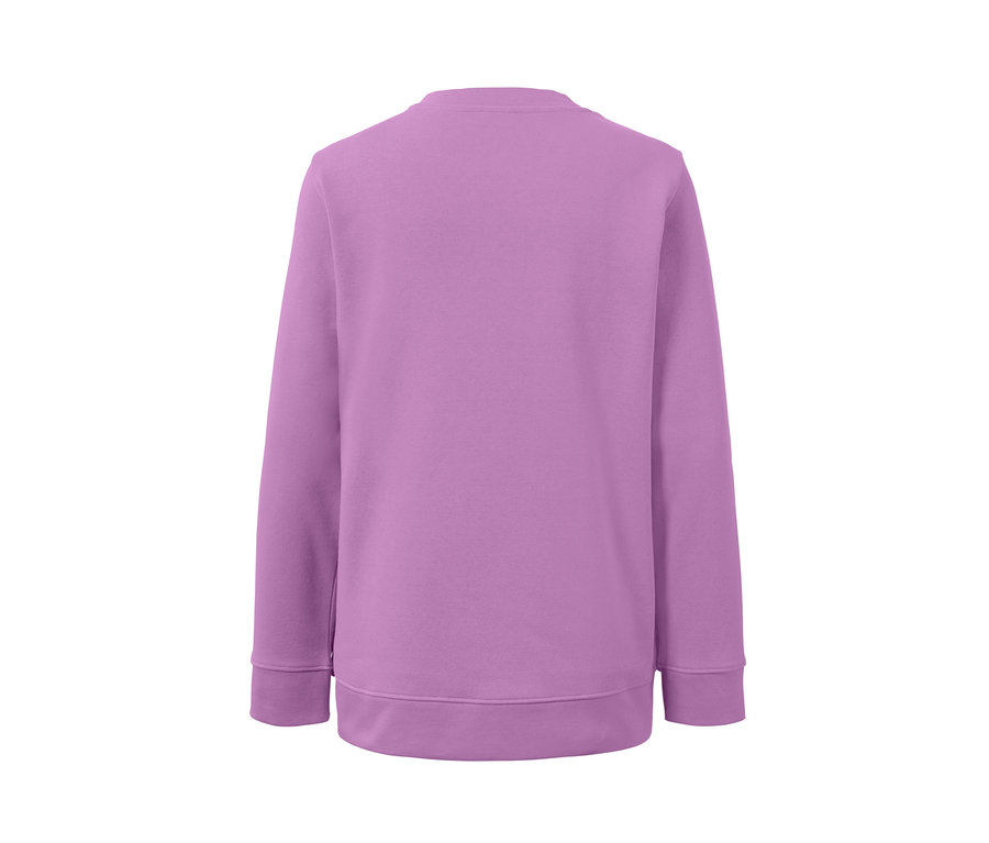 Lilâ sweatshirt'ün yakın çekimi.