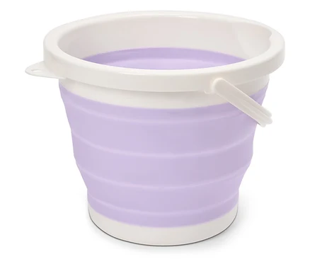 Beyaz kenarlı ve saplı mor, katlanabilir kova.