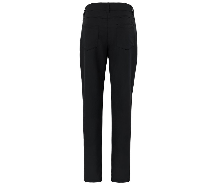 Beyaz arka plan üzerinde siyah pantolon.