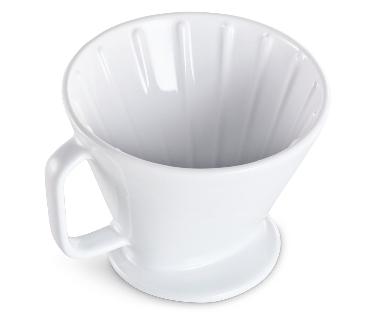 Beyaz seramik filtre kahve aparatının yukarıdan detaylı görüntüsü.