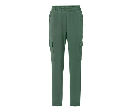 Yeşil kargo cepli jogger pantolon.