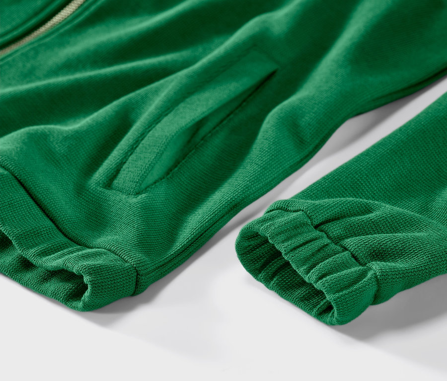 Yeşil Sweat Mont detayı.