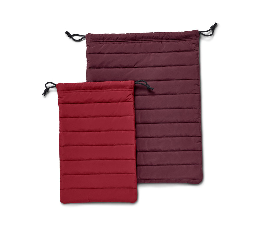 İki adet kapitone düzenleyici: biri kırmızı, diğeri bordo renginde.