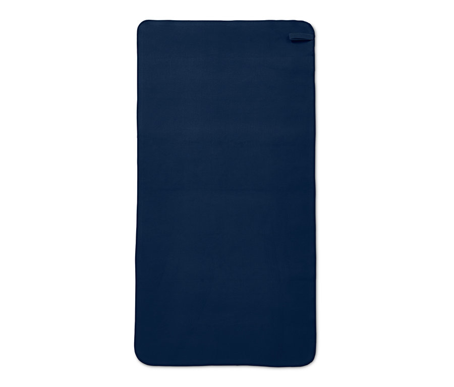 Lacivert, yaklaşık 50 x 100 cm boyutlarında outdoor havlu.