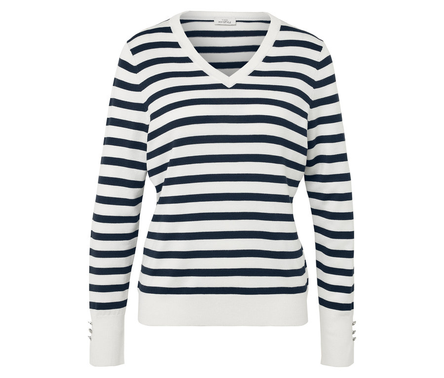 Mavi ve beyaz çizgili, uzun kollu, V yakalı kazak.