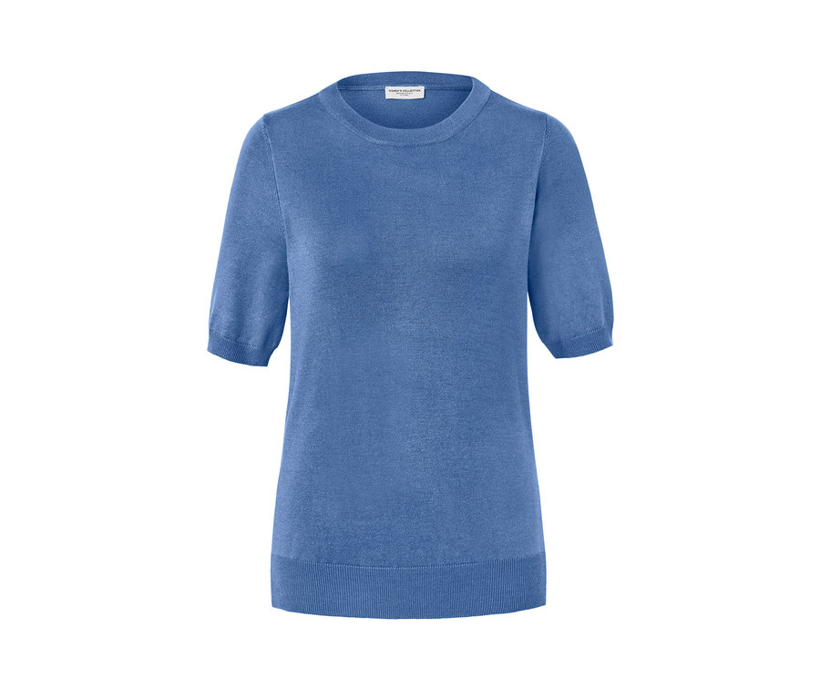 Kısa kollu, mavi ince triko kazak.