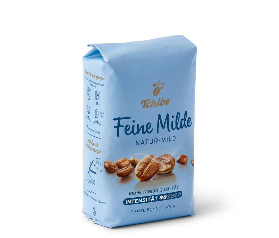 Feine Milde - 500 g Bütün Çekirdek kahve paketinin yakın çekimi.