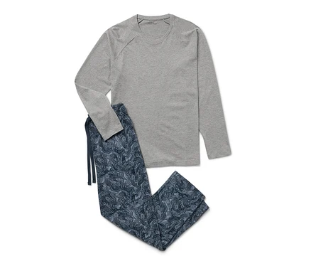 Uzun kollu üst ve paisley desenli pantolondan oluşan gri pijama seti.