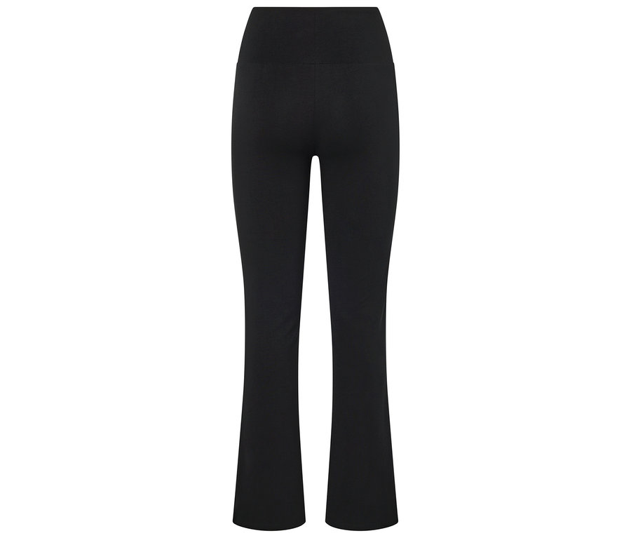 Siyah, İspanyol paça pantolonun arkadan görünümü.