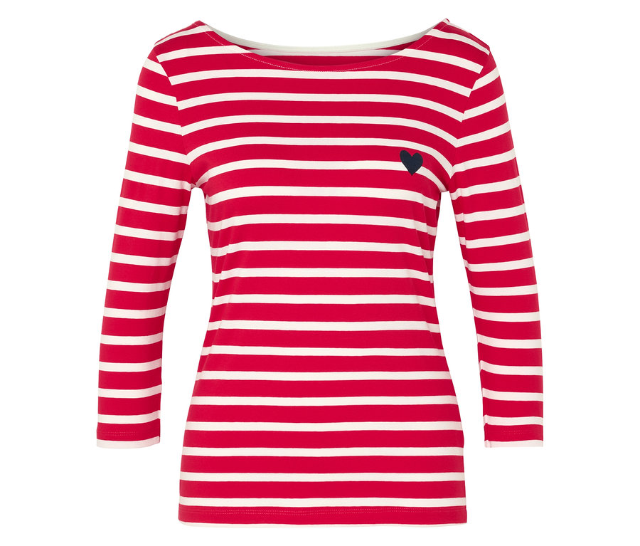 Kırmızı ve beyaz çizgili, uzun kollu, küçük siyah kalpli tişört.