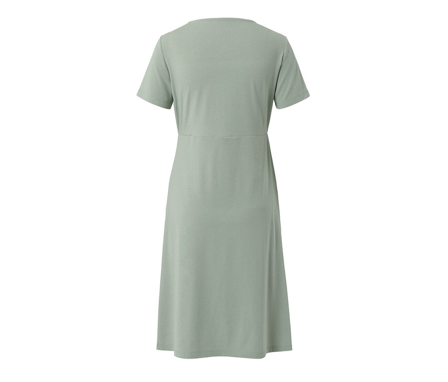 Organik pamuklu geceliğin arka görünümü.