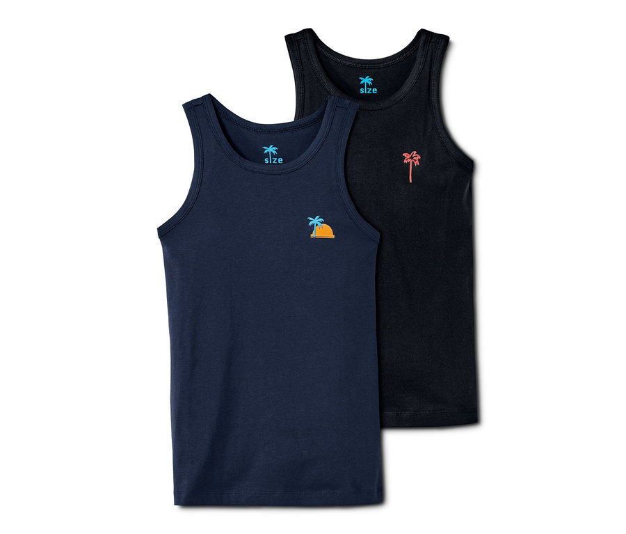 İki atlet: Birinde palmiye ve turuncu güneş motifi bulunan koyu mavi atlet ve birinde pembe palmiye motifi bulunan siyah atlet.