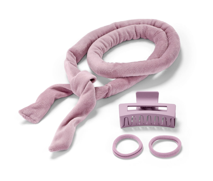 Isısız bigudi, mor saç tokası ve iki saç bandı.