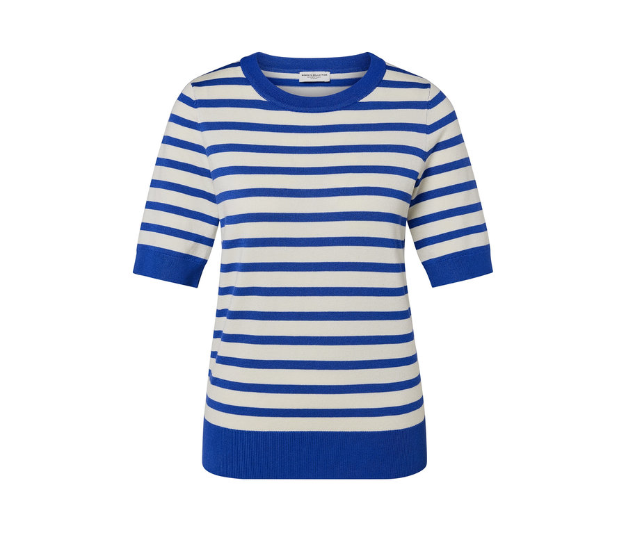 Mavi ve beyaz renklerde çizgili ince örgülü kazak.