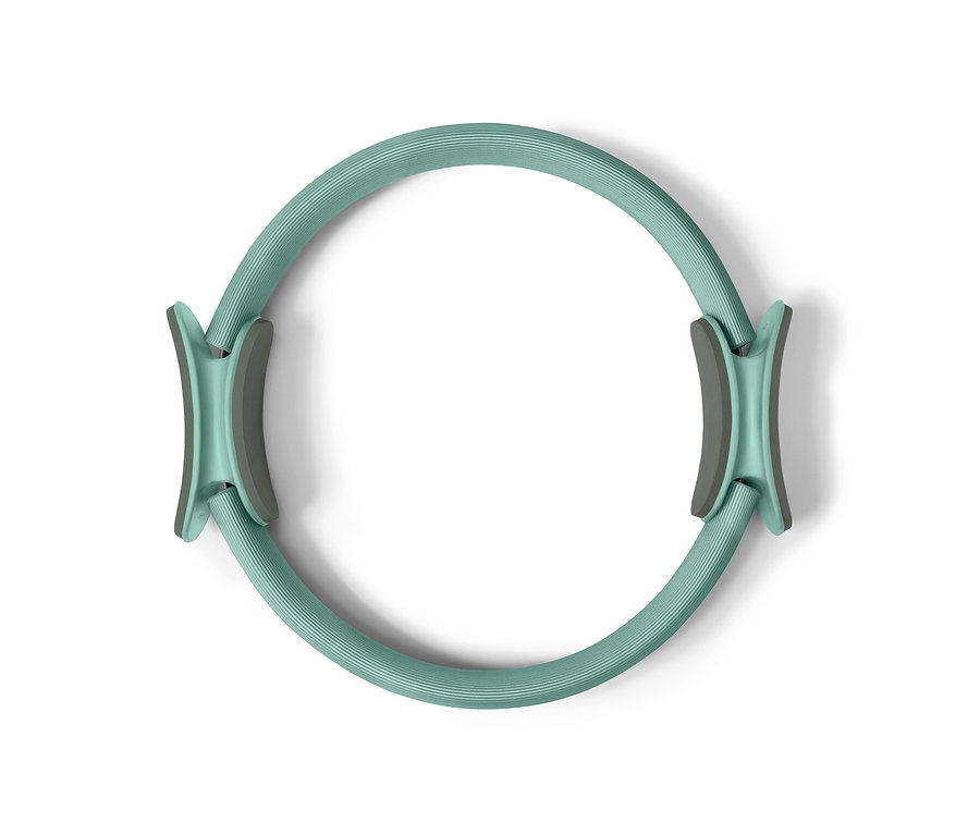 Yeşil bir Pilates Çemberi.