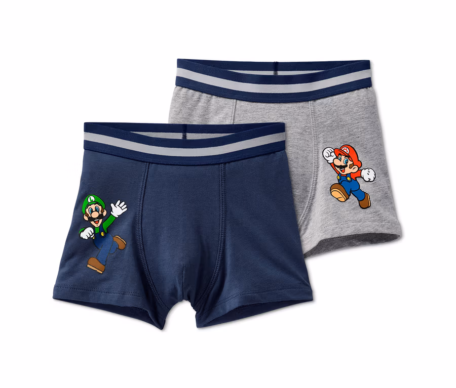İki adet »Super Mario« organik pamuklu slip boxer: biri Luigi desenli lacivert, diğeri Mario desenli gri.