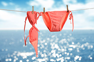 Bikini giymek istemeyen herkes için: Tchibo'nun modaya uygun tasarımlı mayoları da var.
