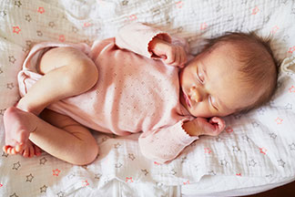 Her şey bebek bodysinde başlar.